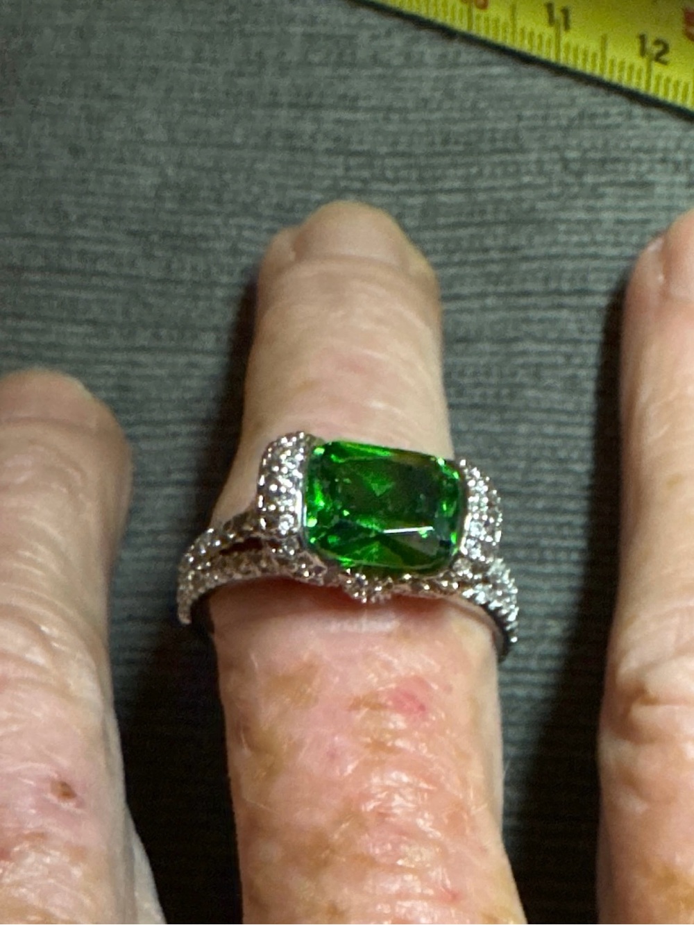 10K White Gold Green Peridot Chrome Diopside Split Shank Cocktail Ring 9.5
